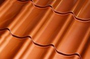 В РФ разработают новые требования к металлочерепице и элементам безопасности кровли